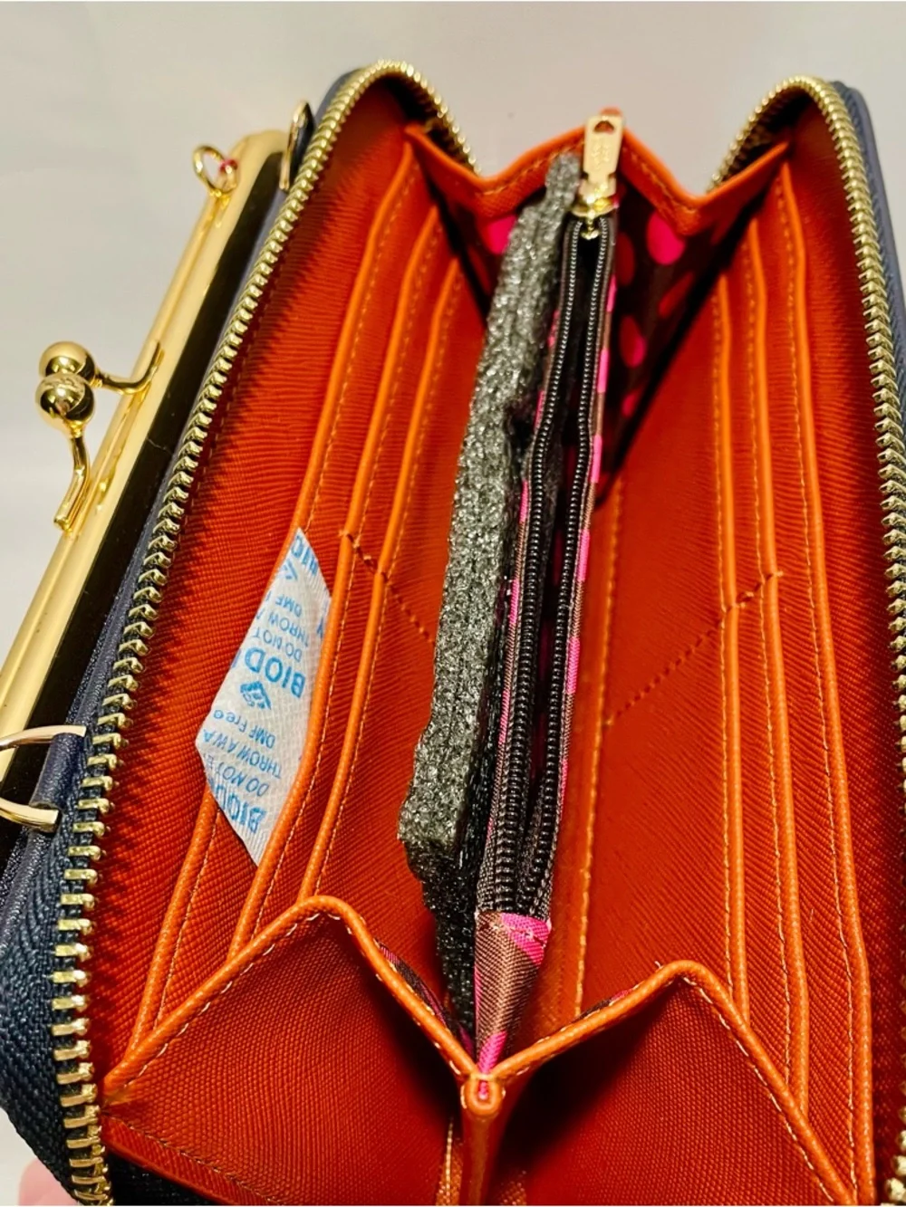 Nicole Lee "Stairway to Heaven" Signature Kiss Lock Crossbody Wallet, NWT - Picture 10 of 13